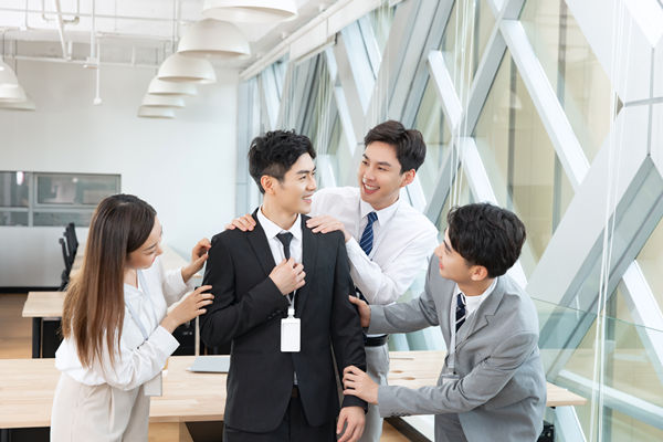 人力資源政策與法規(guī)：確保企業(yè)合規(guī)經營的基礎