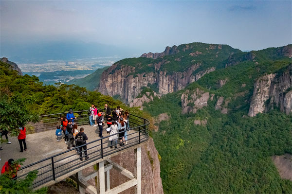 臺州戰(zhàn)略咨詢公司如何為企業(yè)定制長遠發(fā)展戰(zhàn)略？