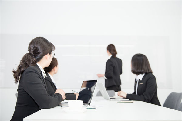 員工培訓(xùn)無效、成長慢，人力資源管理怎樣定制高效方案？