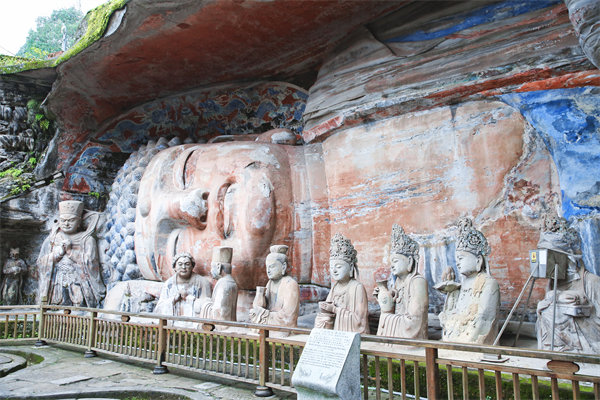 重慶戰(zhàn)略咨詢(xún)公司怎樣幫企業(yè)撕開(kāi)市場(chǎng)競(jìng)爭(zhēng)的突破口？