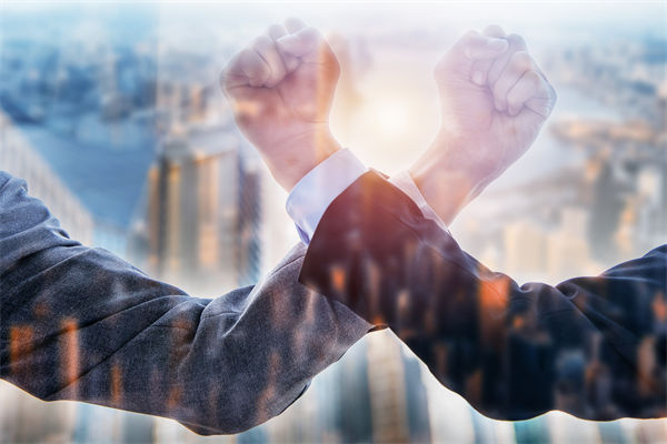 榮耀CEO承認(rèn)銷量非常困難，眾多企業(yè)的品牌戰(zhàn)略啟示